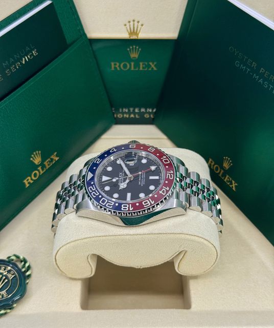 Rolex GMT Master II 126710 BLRO Image 2